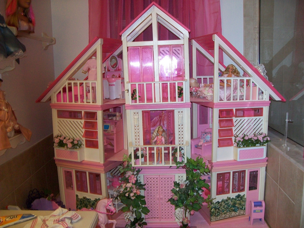 1990s barbie house