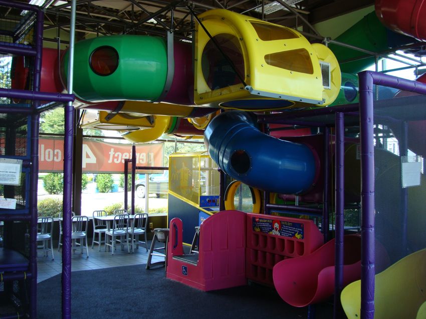 15 Pictures That Will Remind You Why You Were Obsessed With Mcdonalds Play Places 