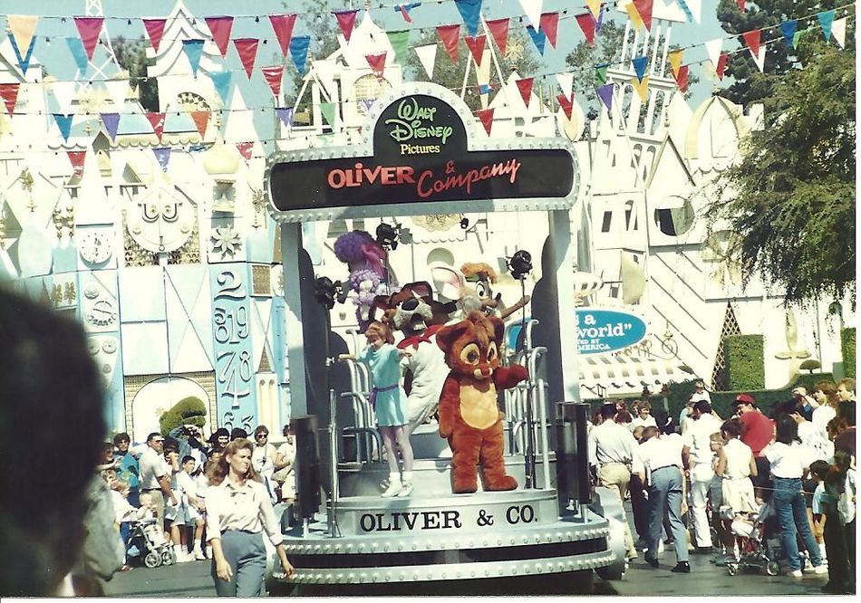 12 Pictures Of Disneyland In The 80s That Will Take You Back To Your