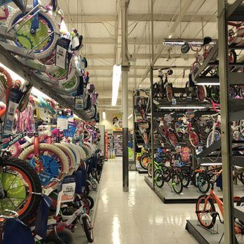 10 Toys 'R' Us Memories We All Have From Our Childhood